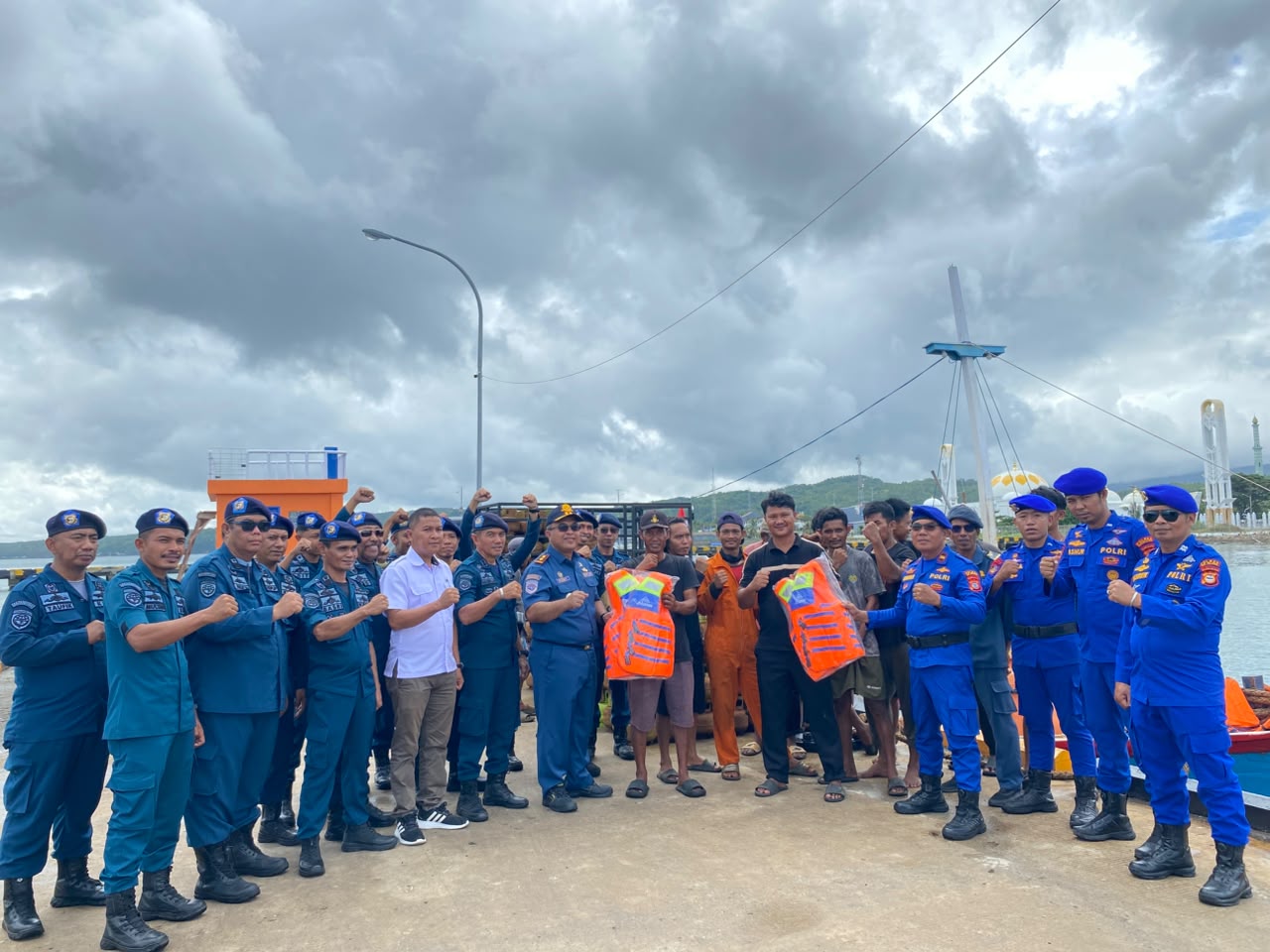 Peringati Hari Pelaut Sedunia, UPP Selayar dan Satpolairud Polres Kepulauan Selayar Gelar Sosialisasi Keselamatan 